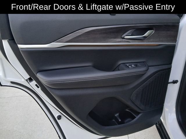 New 2025 Jeep Grand Cherokee Limited image 16