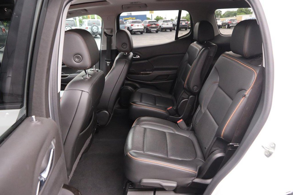 Used 2022 GMC Acadia AT4 w/ Technology Package AWD/4WD image 10