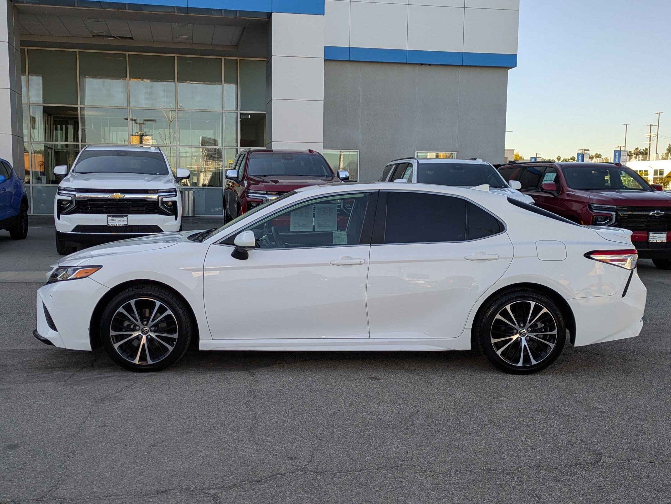 Used 2020 Toyota Camry SE image 8