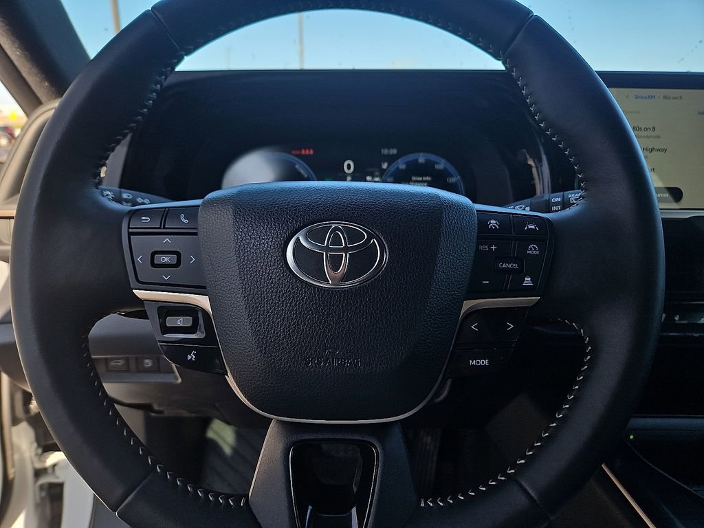 Used 2025 Toyota Crown Signia XLE image 30