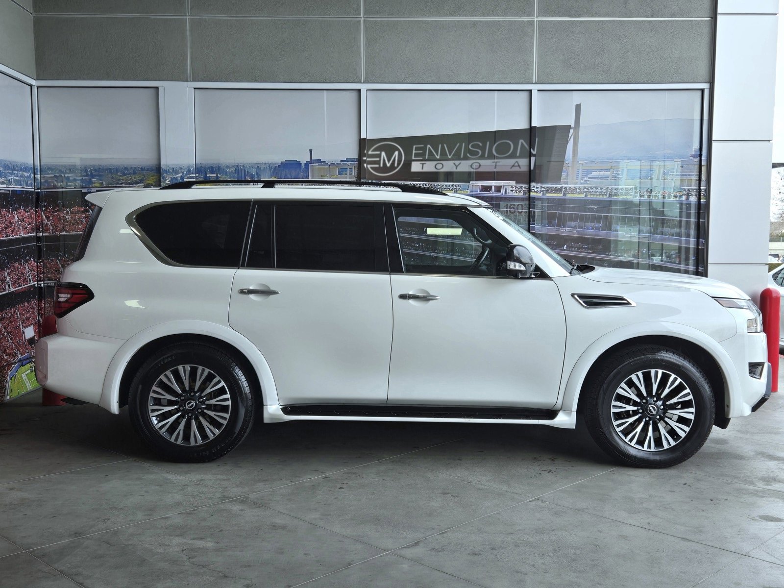 Used 2023 Nissan Armada SL w/ Midnight Edition Package image 4