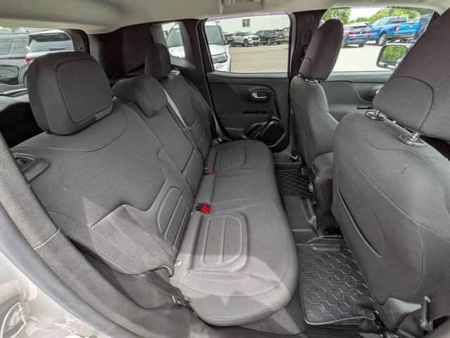 Used 2021 Jeep Renegade Latitude w/ Convenience Group AWD/4WD image 18