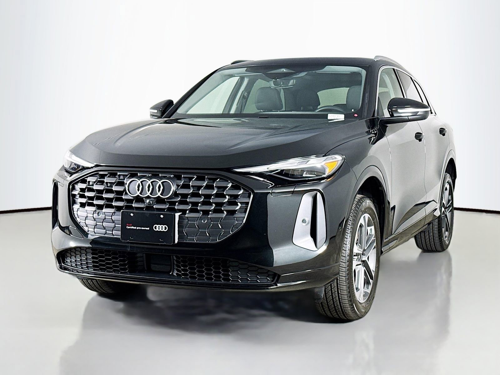 Certified 2025 Audi Q5 Premium w/ Convenience Package AWD/4WD image 3
