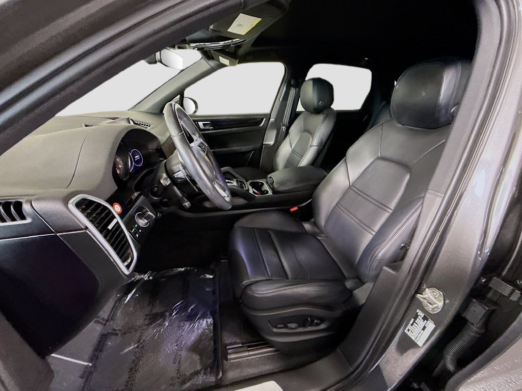Used 2023 Porsche Cayenne AWD/4WD image 20