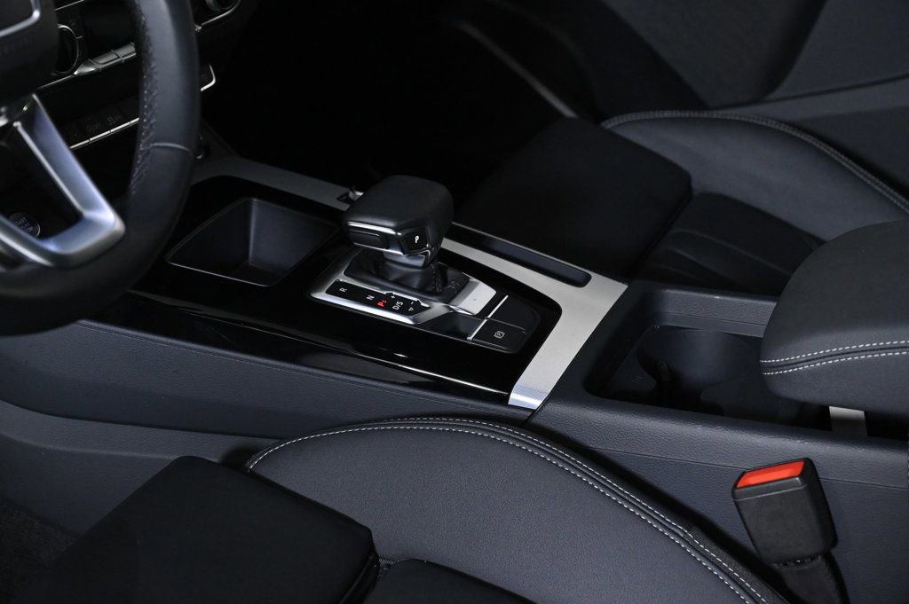 Certified 2025 Audi Q5 2.0T Premium w/ Convenience Plus Package image 19