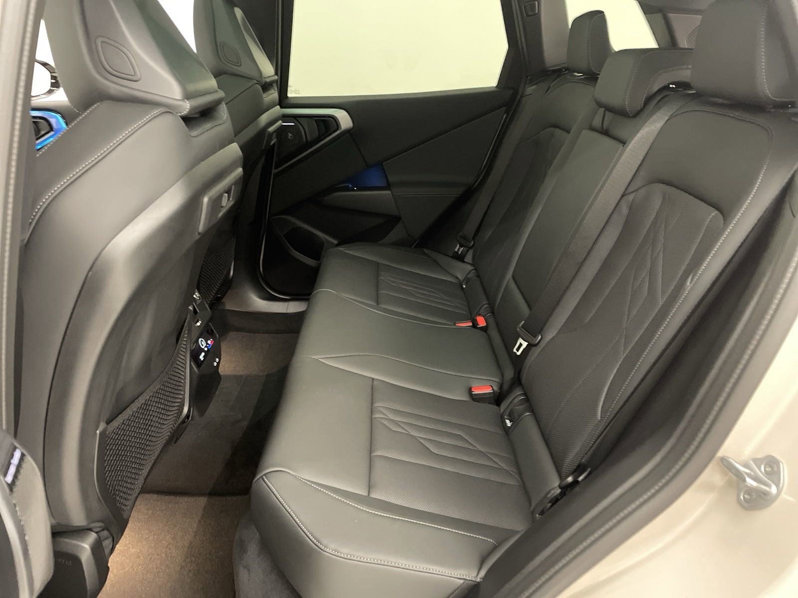 Used 2025 BMW X3 xDrive30i w/ Premium Package image 11