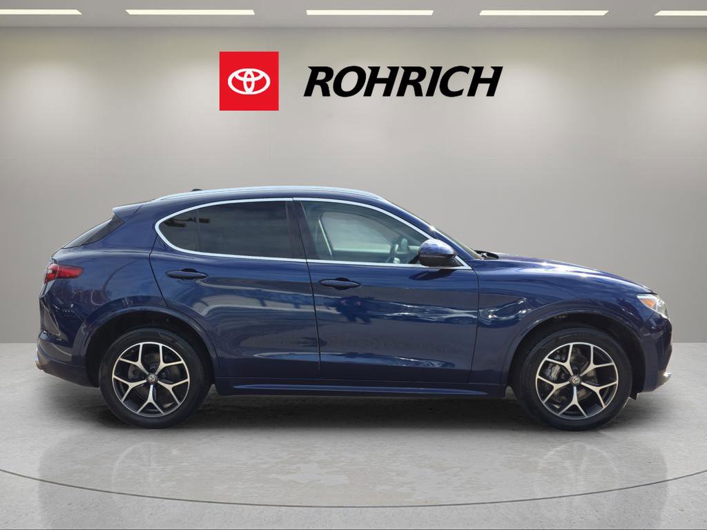 Used 2021 Alfa Romeo Stelvio Ti image 5