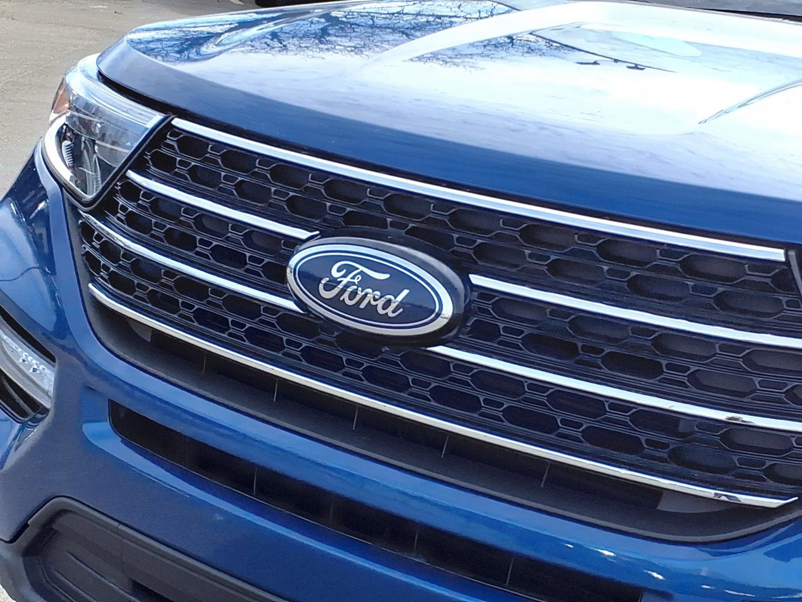 Used 2021 Ford Explorer XLT w/ Equipment Group 202A image 33