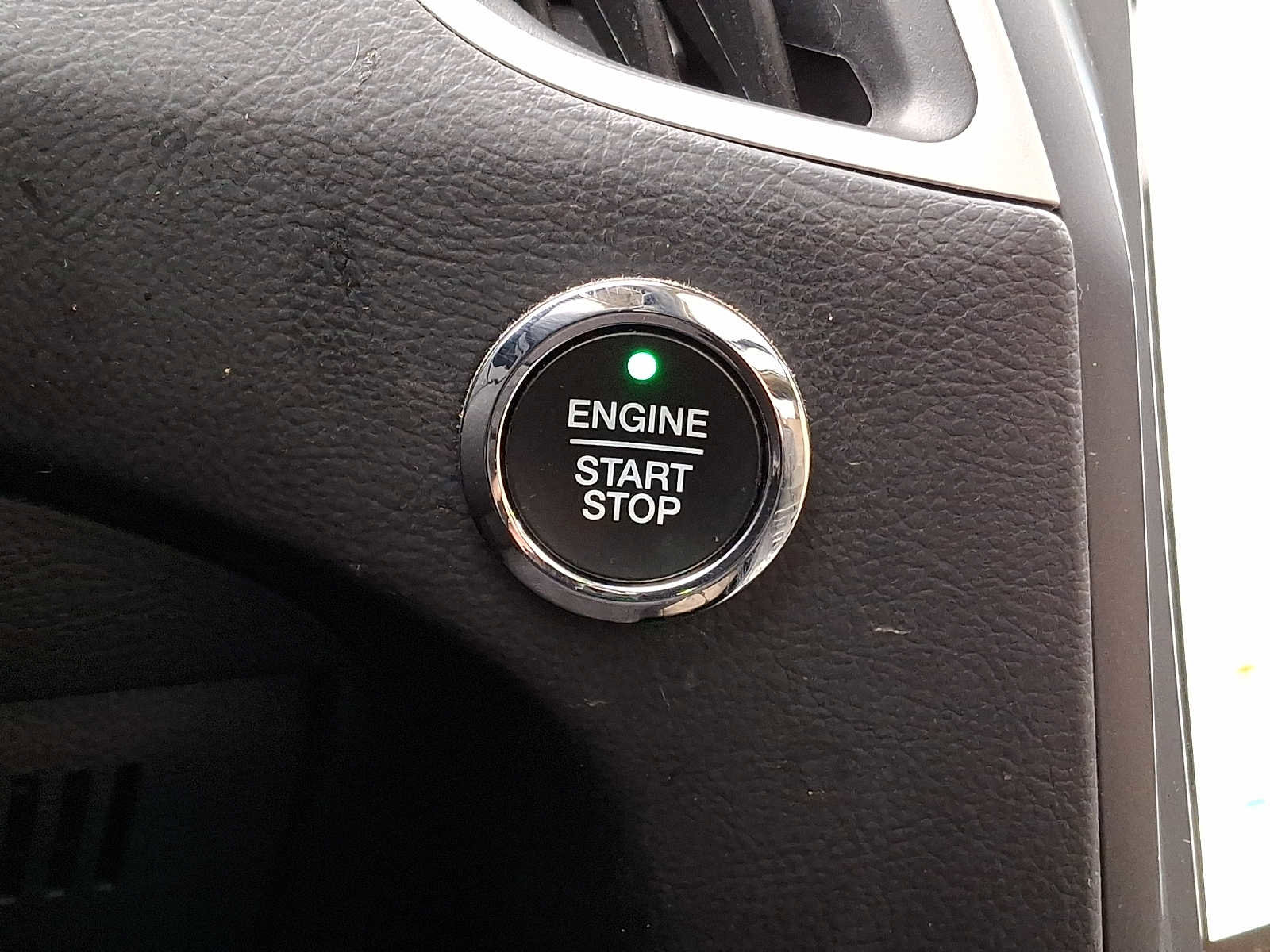 Used 2022 Ford Edge SEL w/ Convenience Package image 23