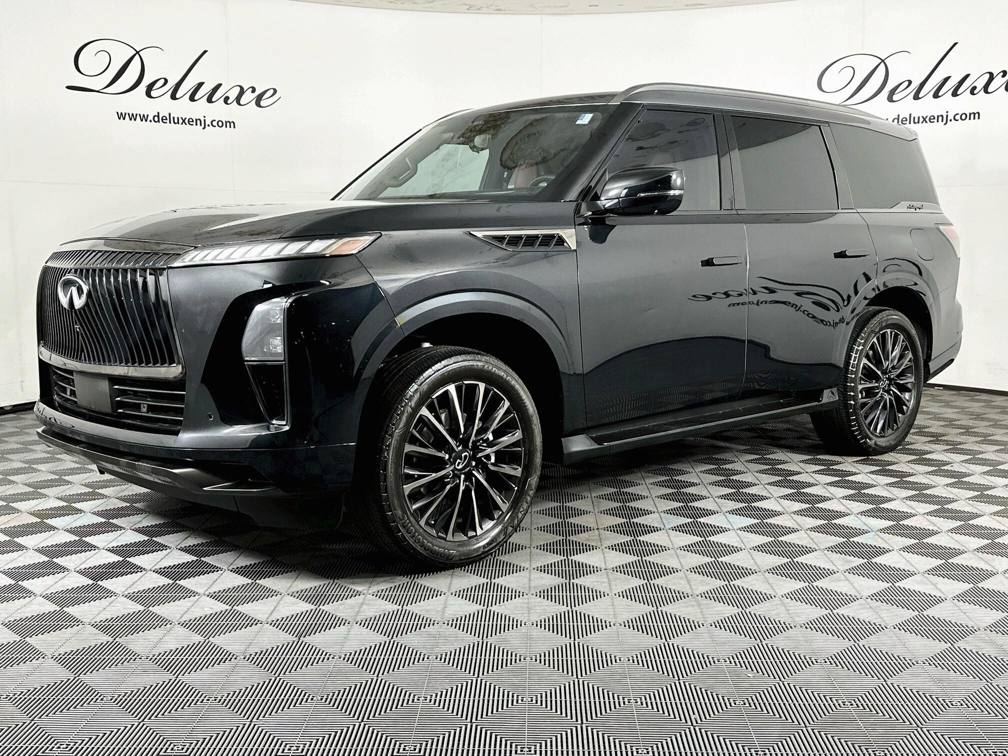 Used 2025 INFINITI QX80 Autograph AWD/4WD image 3