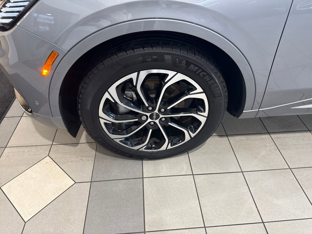 Used 2024 Lincoln Nautilus Reserve image 28