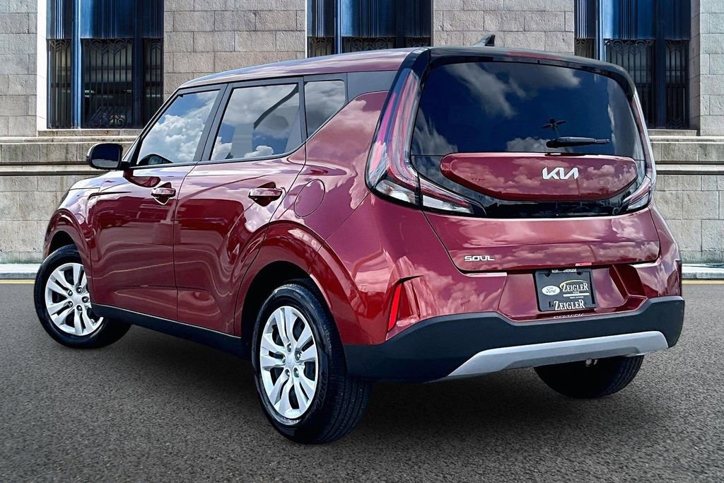 Used 2025 Kia Soul LX image 10
