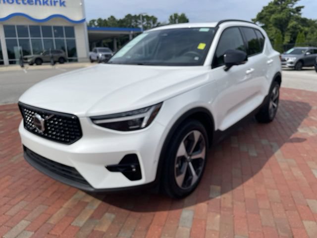 Used 2026 Volvo XC40 B5 Plus