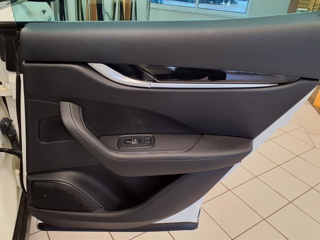 Used 2023 Maserati Levante Modena image 13