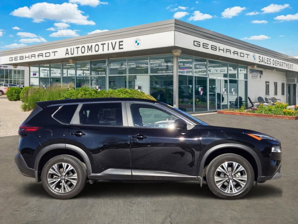 Used 2022 Nissan Rogue SV image 4