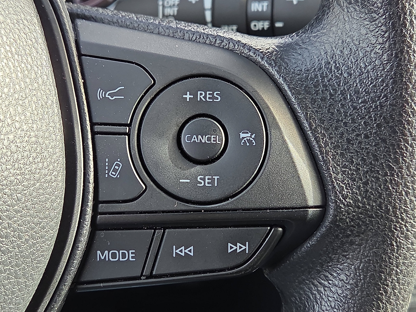 Used 2024 Toyota RAV4 XLE image 22