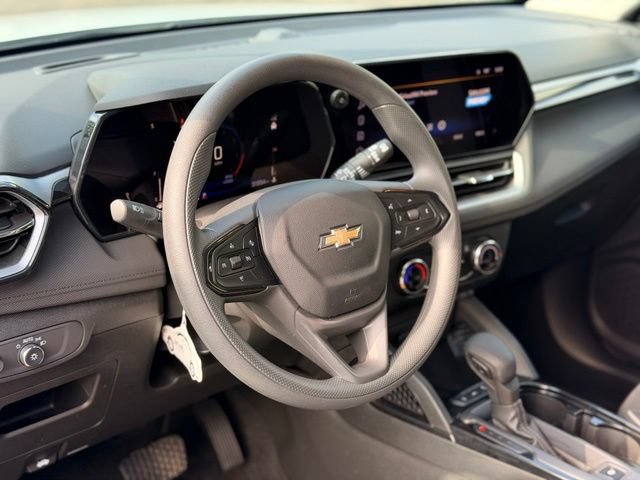 Used 2024 Chevrolet TrailBlazer LS w/ LS Convenience Package AWD/4WD image 8