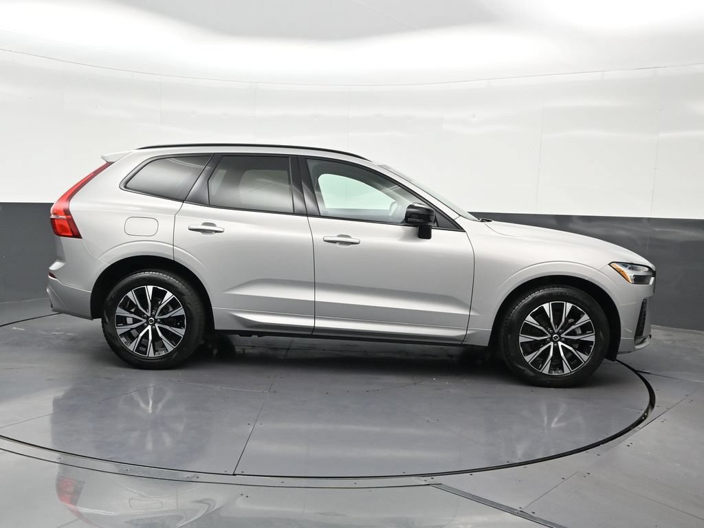 Certified 2024 Volvo XC60 B5 Core AWD/4WD image 7