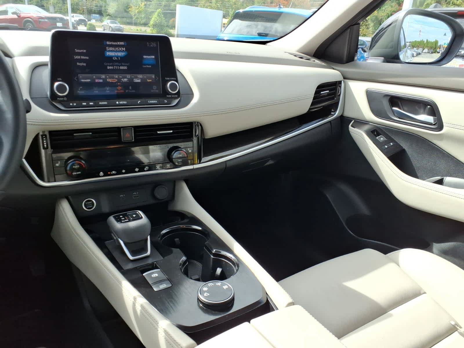 Used 2023 Nissan Rogue SL AWD/4WD image 14