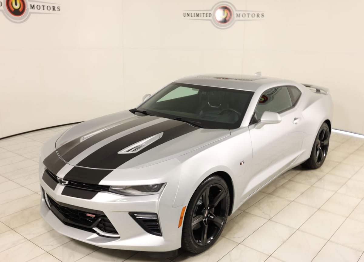 Used 2018 Chevrolet Camaro SS RWD image 35