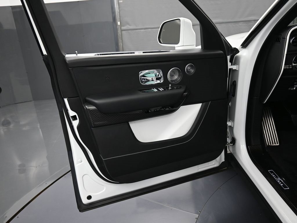 Certified 2021 Rolls-Royce Cullinan Black Badge image 14