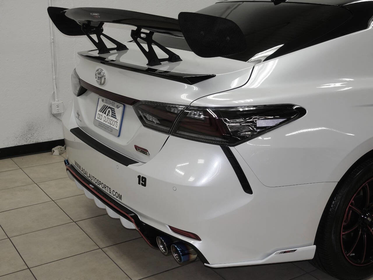 Used 2019 Toyota Camry XSE image 25