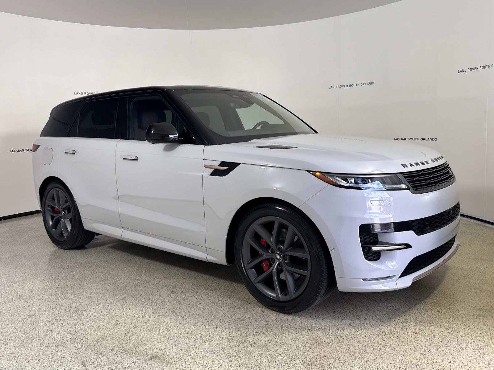Used 2024 Land Rover Range Rover Sport Dynamic SE AWD/4WD image 7