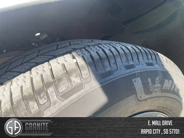 Used 2021 Chevrolet Tahoe Z71 w/ Z71 Off-Road Package AWD/4WD image 30