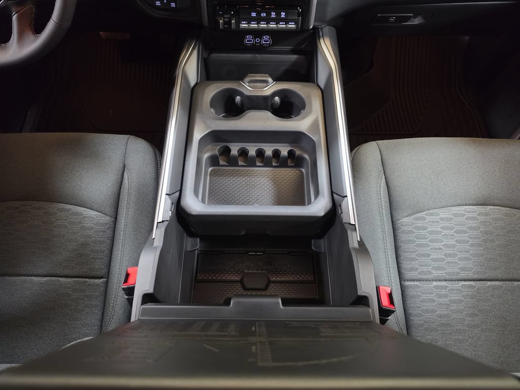 New 2027 RAM 3500 Big Horn AWD/4WD image 17