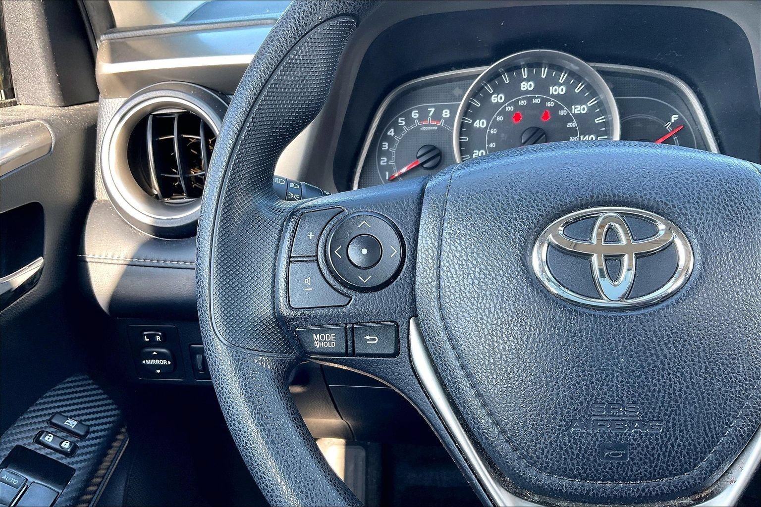 Used 2015 Toyota RAV4 XLE AWD/4WD image 19