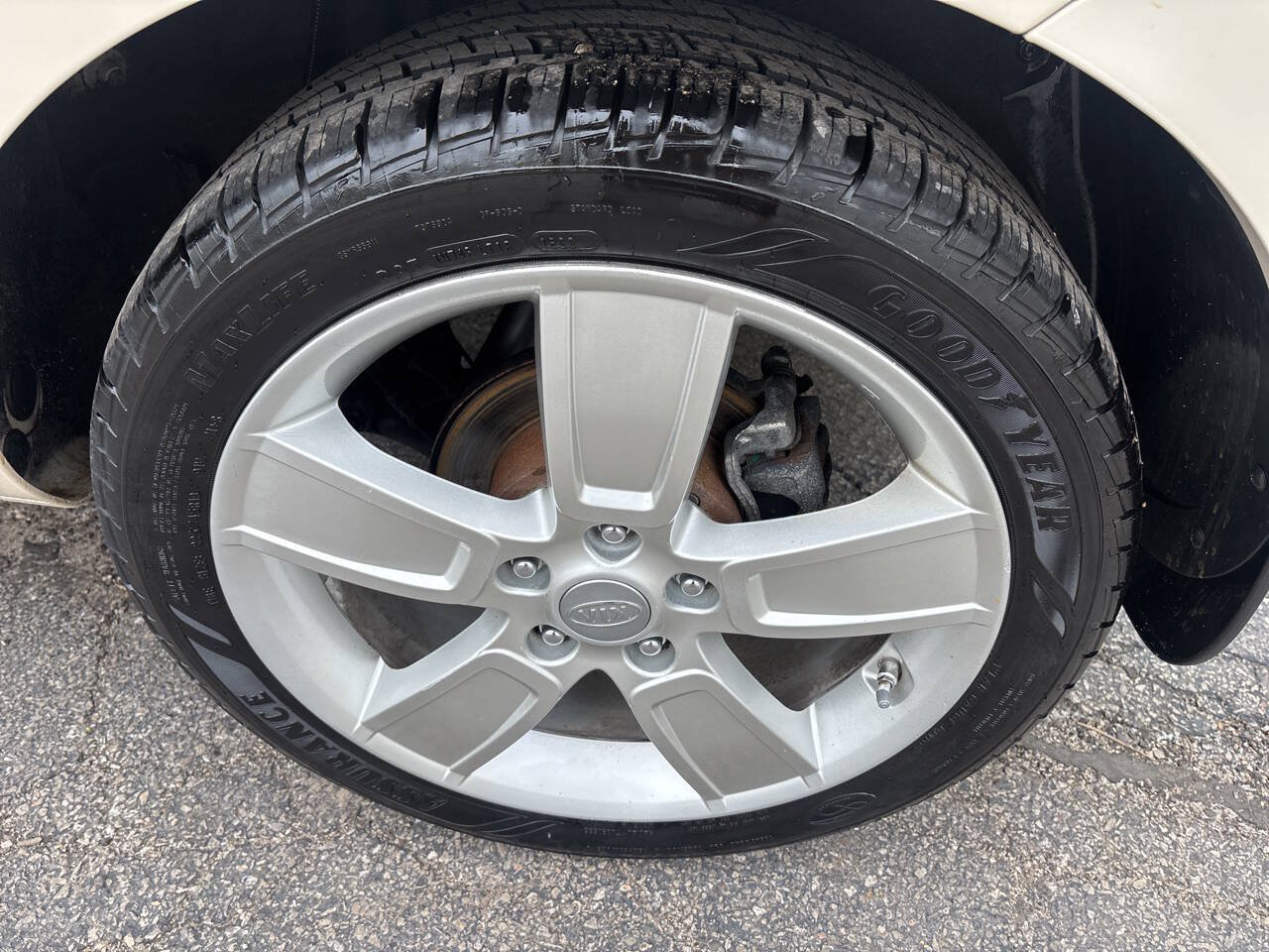 Used 2011 Kia Soul ! FWD image 28