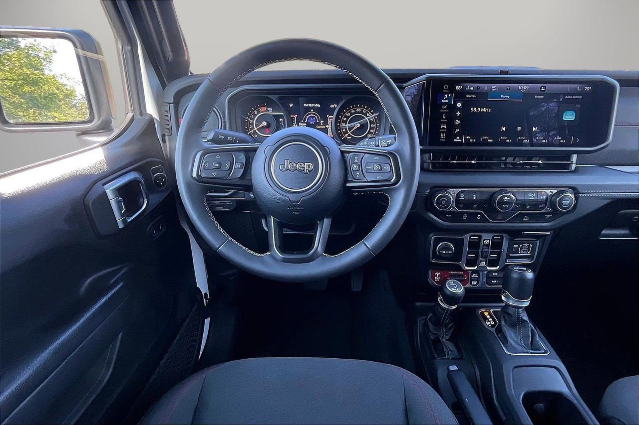 Certified 2025 Jeep Wrangler Unlimited Rubicon w/ Convenience Group image 12