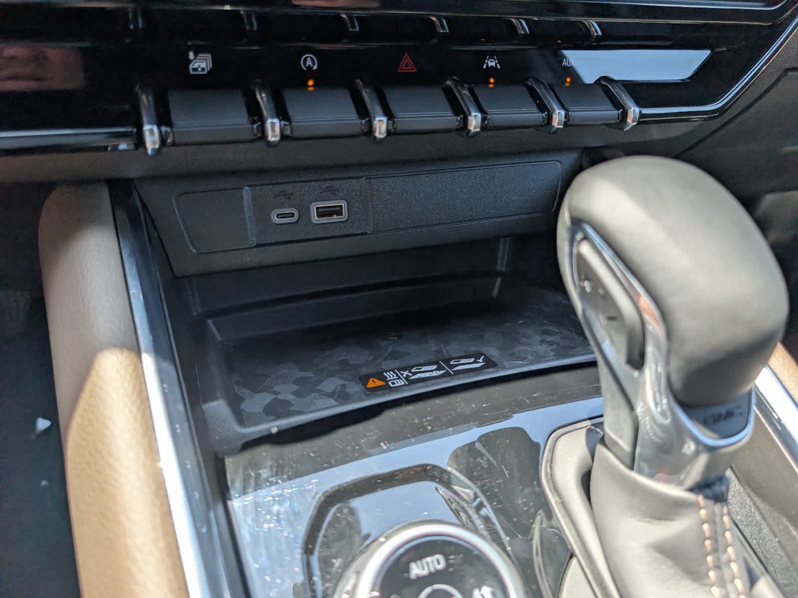 Certified 2025 GMC Canyon Denali AWD/4WD image 25