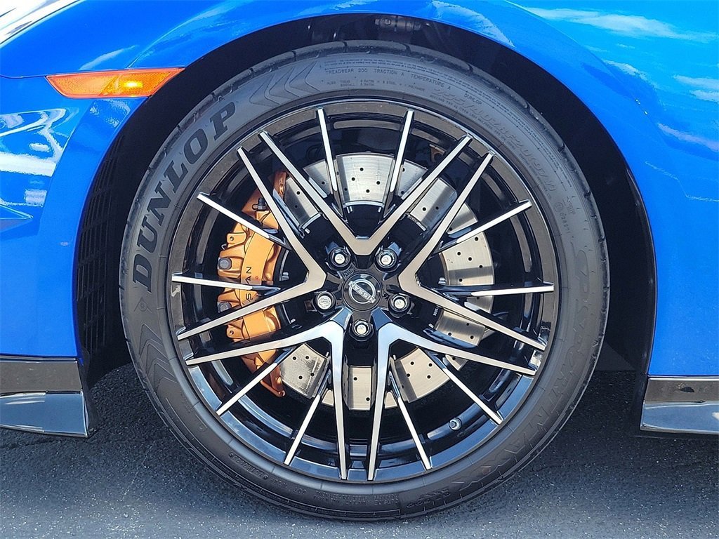 Used 2024 Nissan GT-R Premium w/ Premium Interior Package image 29