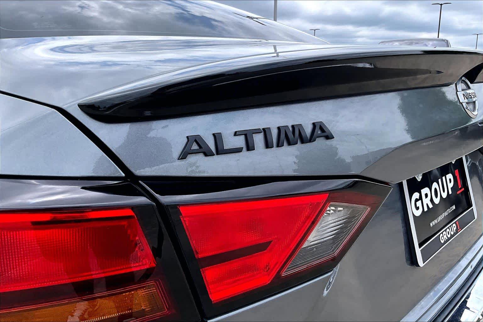 Used 2022 Nissan Altima 2.5 SR w/ Midnight Edition Package FWD image 28