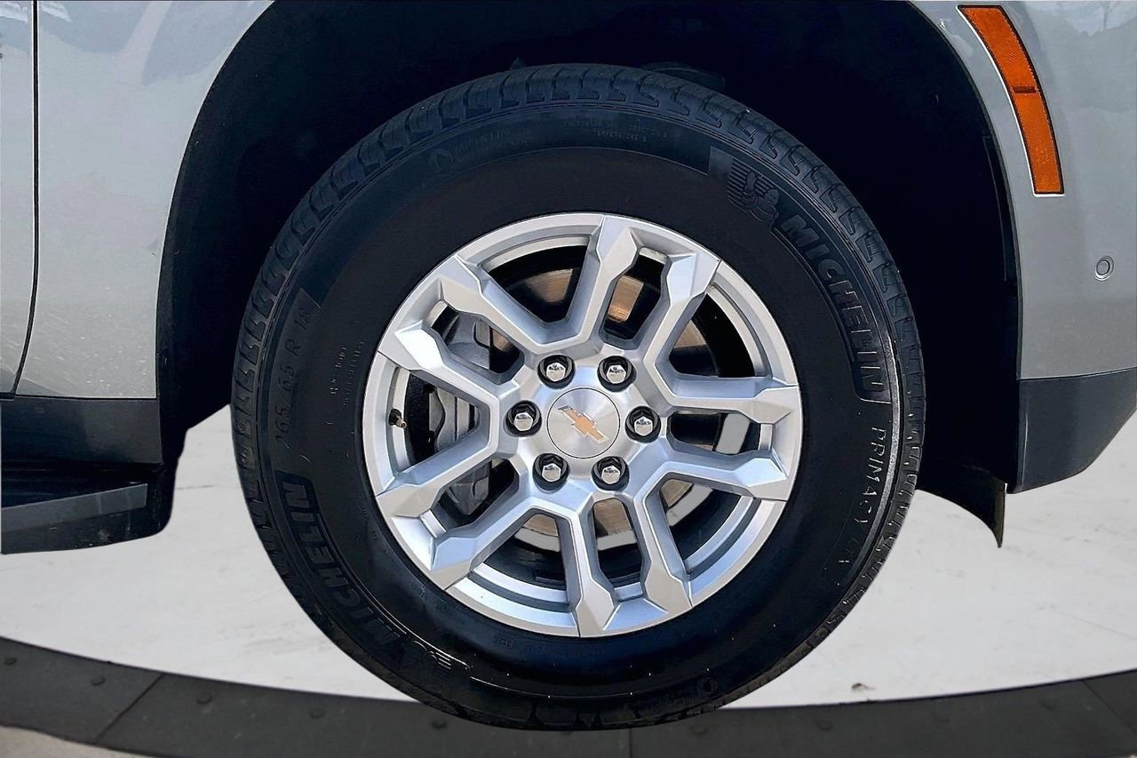 Used 2025 Chevrolet Tahoe LT image 36