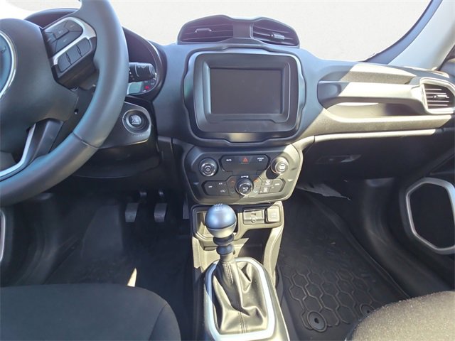 Used 2018 Jeep Renegade Latitude image 11