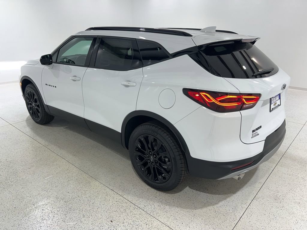 New 2026 Chevrolet Blazer LT w/ LPO, Black Sport Package image 2