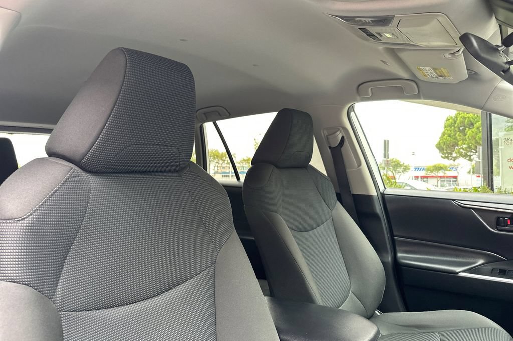 Certified 2024 Toyota RAV4 LE AWD/4WD image 16