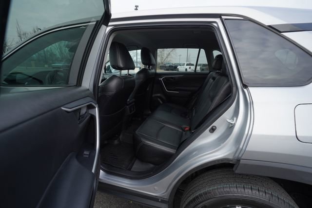 Used 2022 Toyota RAV4 LE image 14
