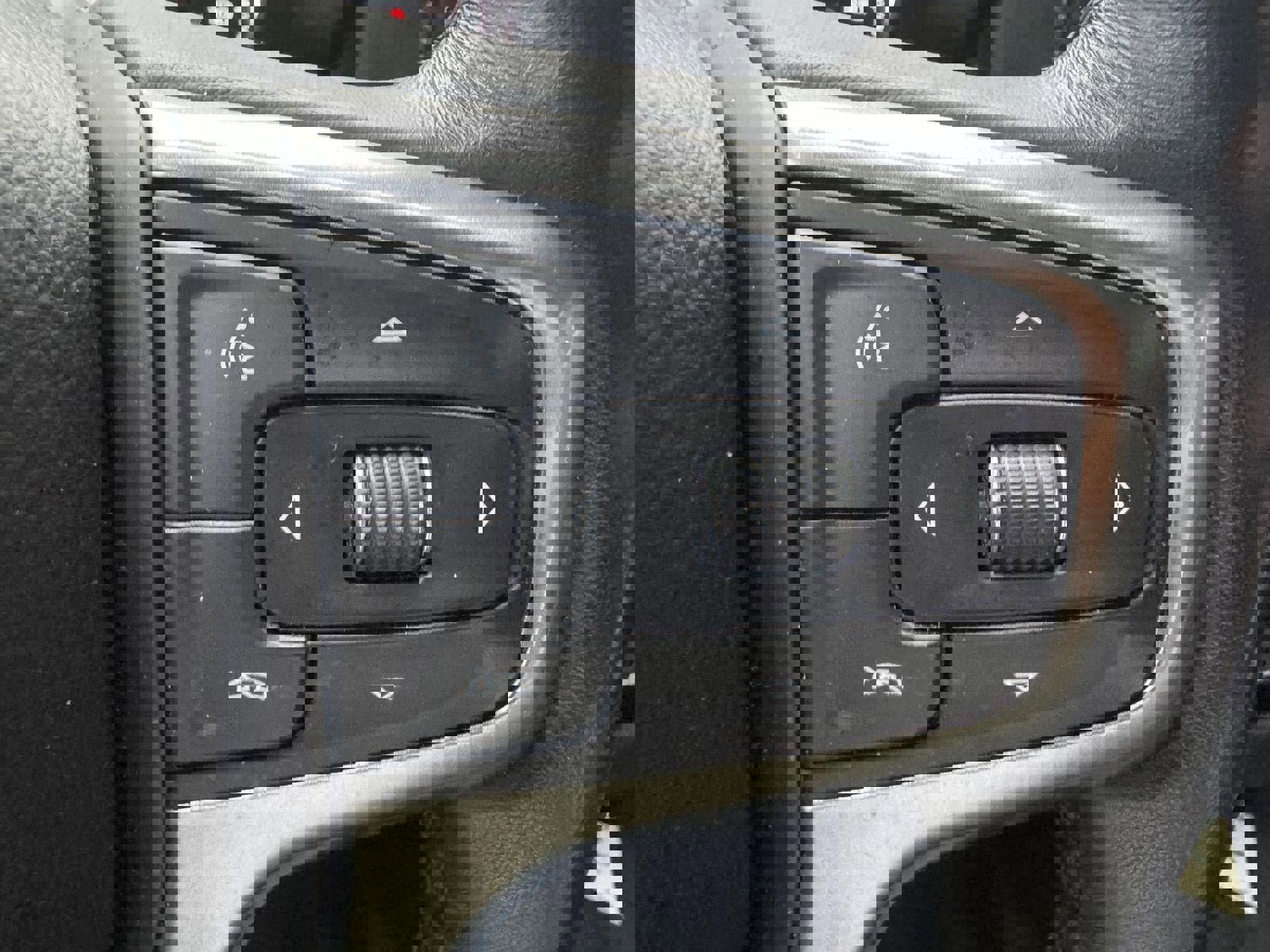 Used 2021 Chevrolet Silverado 1500 LT image 17