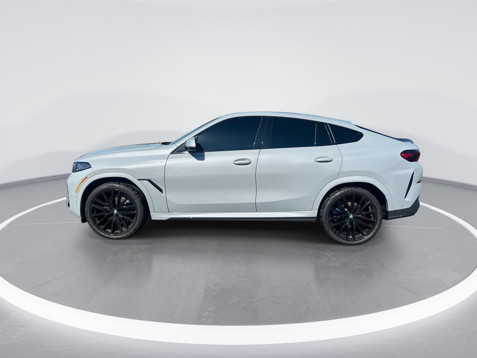 Used 2026 BMW X6 xDrive40i AWD/4WD image 6