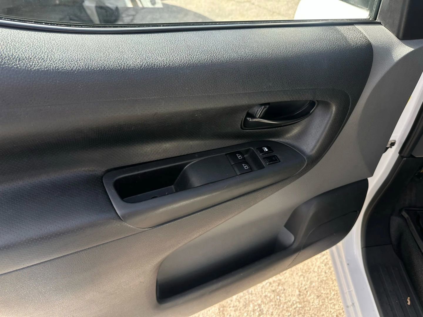 Used 2020 Nissan NV200 S w/ Sliding Glass Door Package image 12
