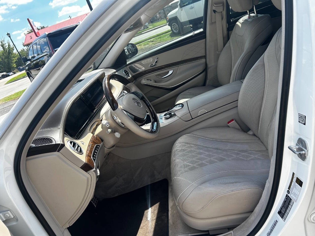 Used 2017 Mercedes-Benz S 550 Sedan image 10