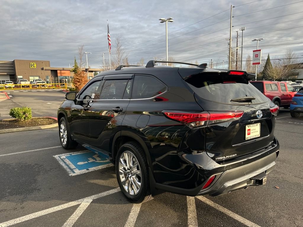 Used 2023 Toyota Highlander Limited image 5