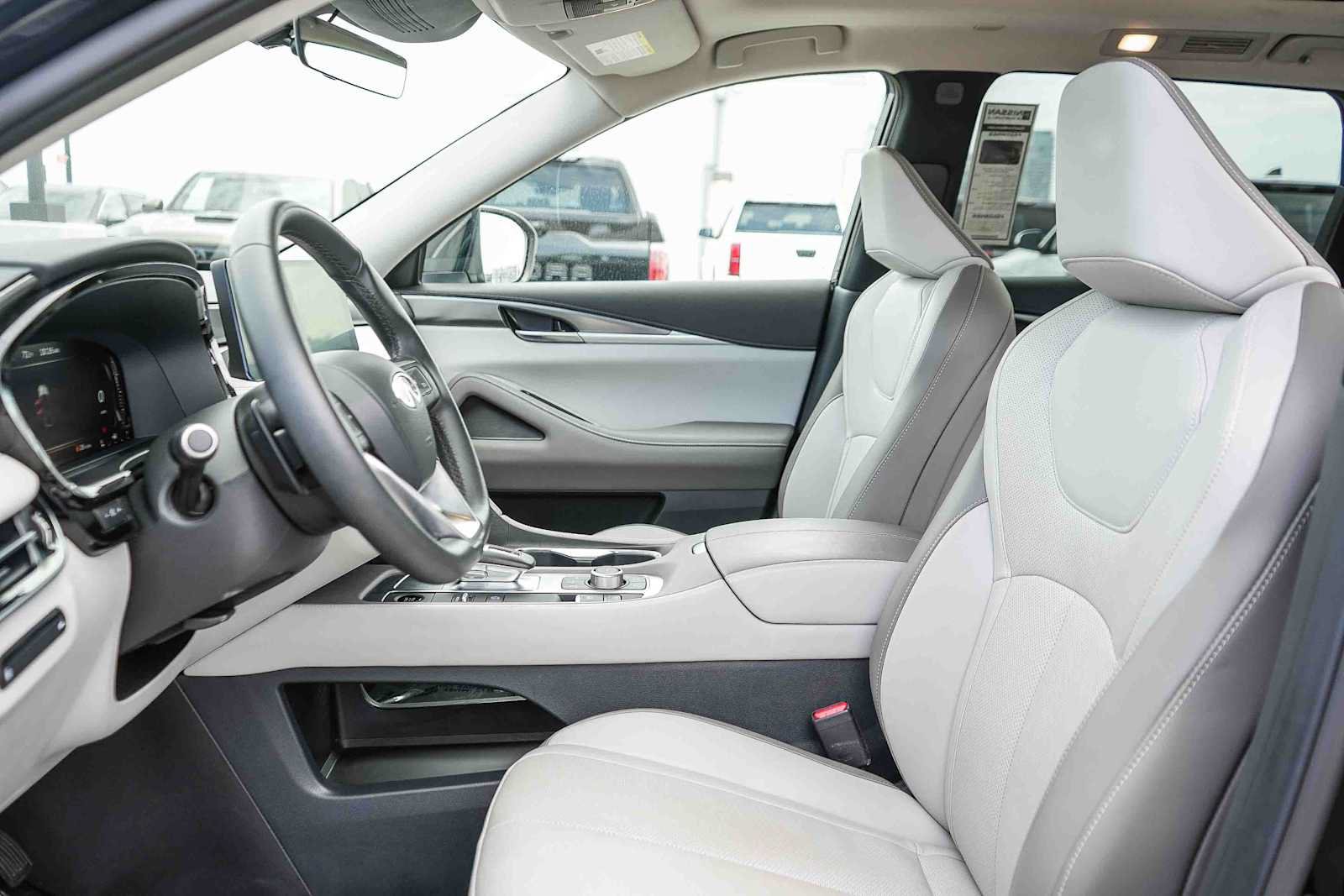 Used 2026 INFINITI QX60 Pure w/ Cargo Package FWD image 18