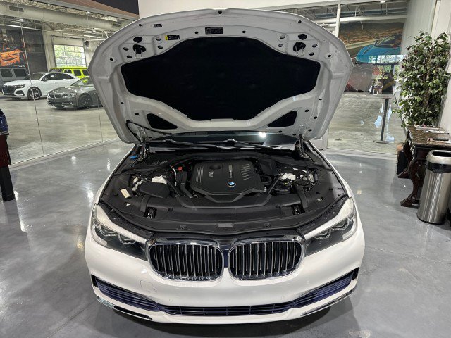 Used 2017 BMW 740i xDrive AWD/4WD image 19