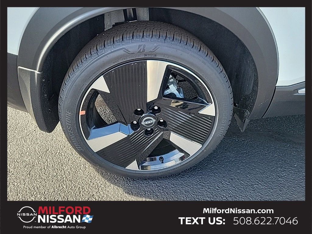 Used 2025 Nissan Kicks SR FWD image 7