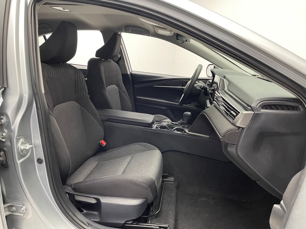 Used 2025 Toyota Camry LE FWD image 17