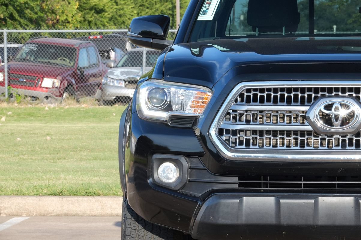 Used 2016 Toyota Tacoma TRD Off-Road AWD/4WD image 20